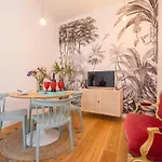 Charming Apartment in Private Condominium at Graça