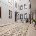Charming Apartment in Private Condominium at Graça
